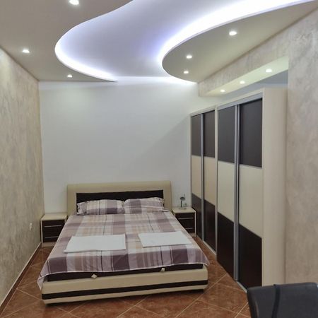 Apartmani Ani Бар Стая снимка