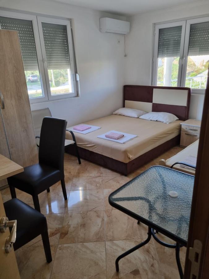 Apartmani Ani Бар Екстериор снимка