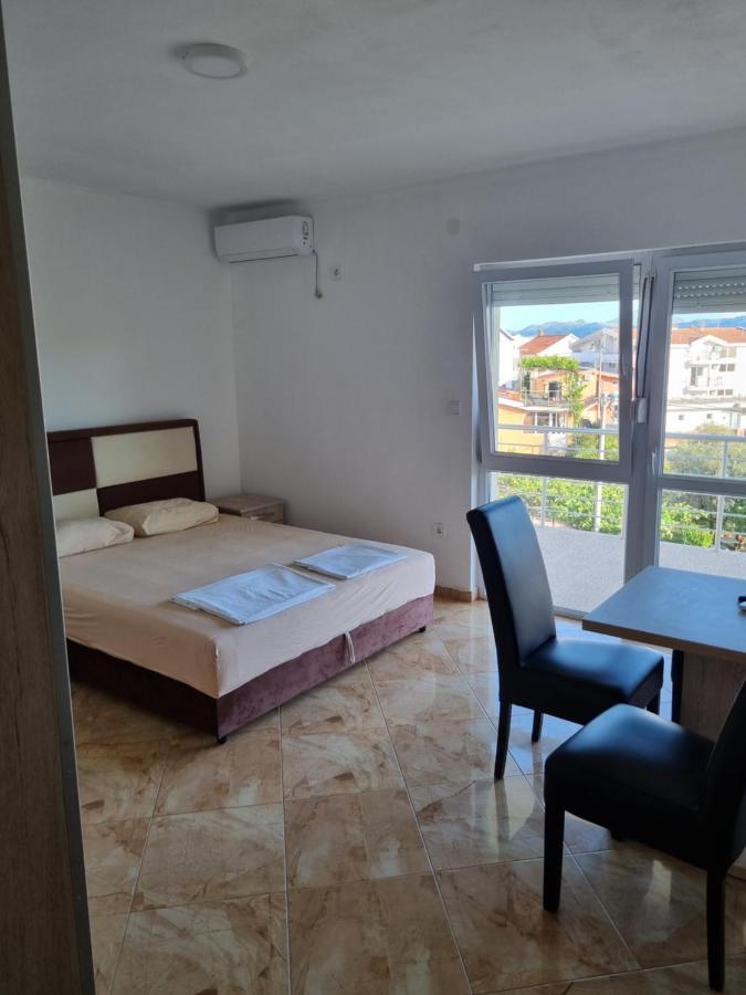 Apartmani Ani Бар Екстериор снимка
