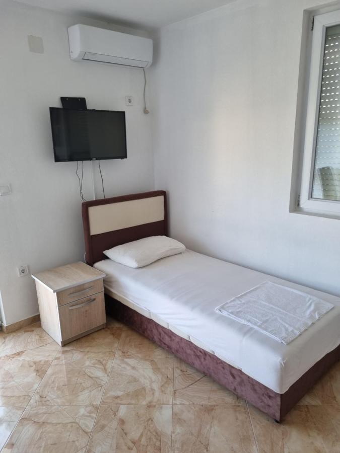 Apartmani Ani Бар Екстериор снимка