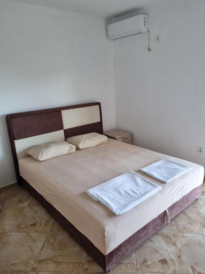 Apartmani Ani Бар Екстериор снимка