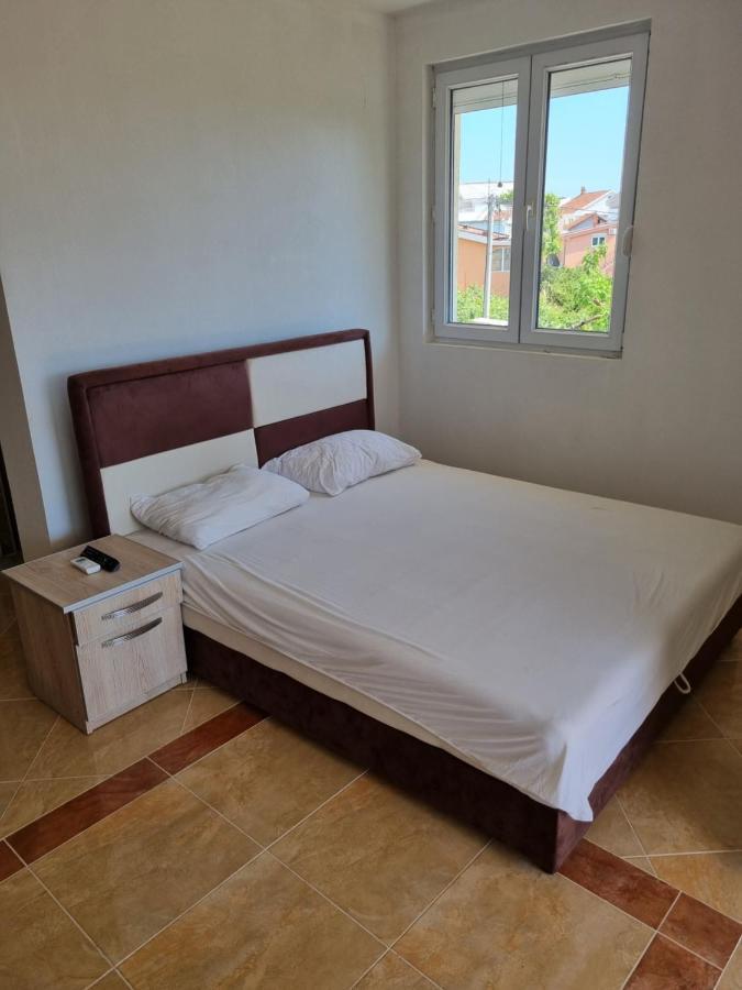 Apartmani Ani Бар Екстериор снимка