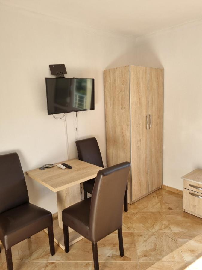 Apartmani Ani Бар Екстериор снимка