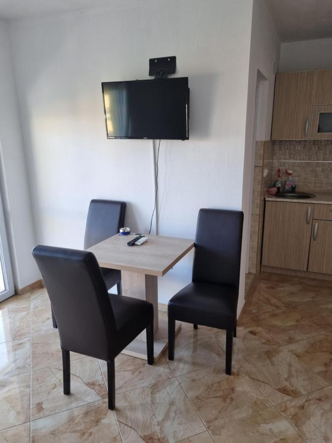 Apartmani Ani Бар Екстериор снимка