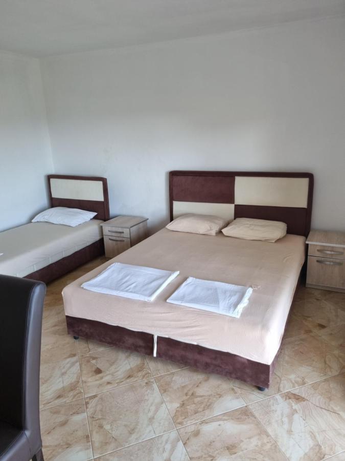 Apartmani Ani Бар Екстериор снимка