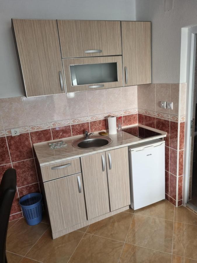 Apartmani Ani Бар Стая снимка
